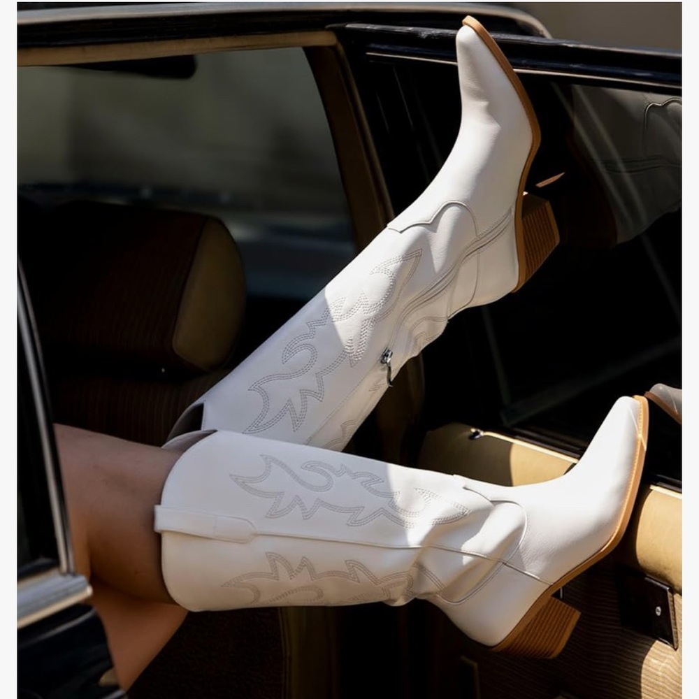 Elegant White Knee-High Women's Boots